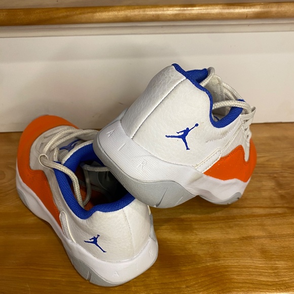 Nike Air Jordan 11 CMFT Knicks Orange YOUTH - Picture 5 of 5